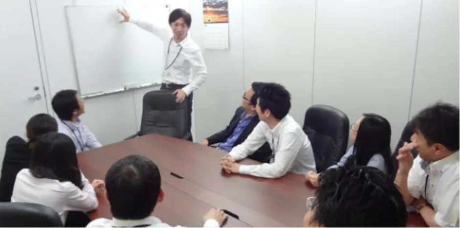 株式会社TOPCREW「クラウドで改⾰！業務と従業員の成⻑」 - ポータルサイトの構築